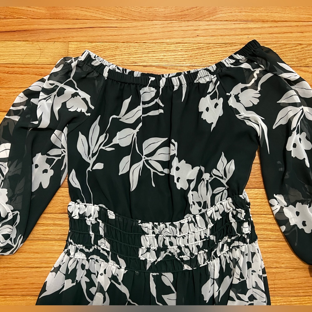 NWT. NYC Eva Mendes off the shoulder green floral pattern, open slit back.